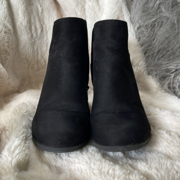 Black Wedges - Picture 2 of 4